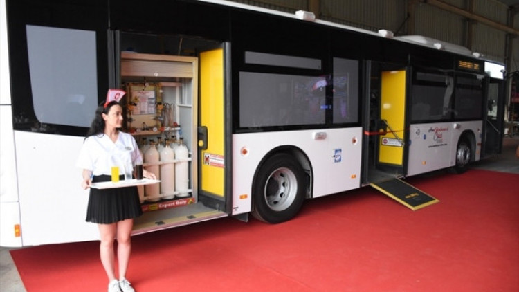 Türk mühendislerinden mobil ambulans ve hastane otobüsü Türk mühendislerinden mobil ambulans ve hastane otobüsü