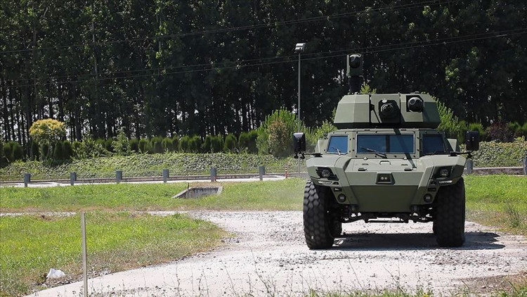 Türkiyenin elektrikli zırhlısı ilk kez araziye çıktı Türkiyenin elektrikli zırhlısı ilk kez araziye çıktı