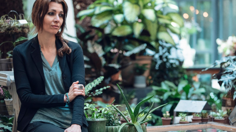 Elif Şafak Booker’ın aday listesinde