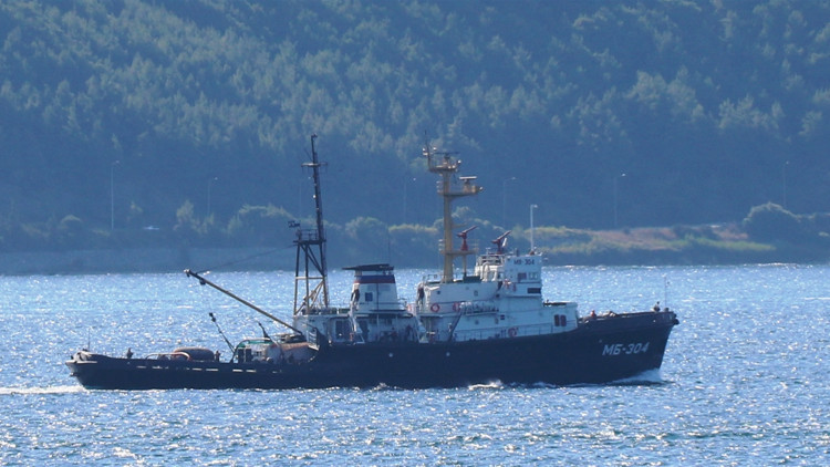 Rus askeri gemisi Çanakkale Boğazından geçti