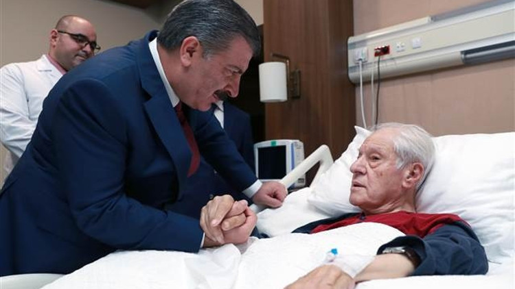 Yazar Nuri Pakdil taburcu edildi