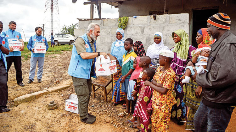 Fildişi’ne kardeş eli Fildişi’ne kardeş eli