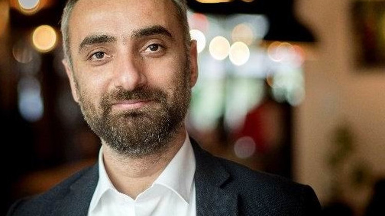 Sahte şeyhler, milyonluk servet ve bitmeyen şehvet... Sahte şeyhler, milyonluk servet ve bitmeyen şehvet...