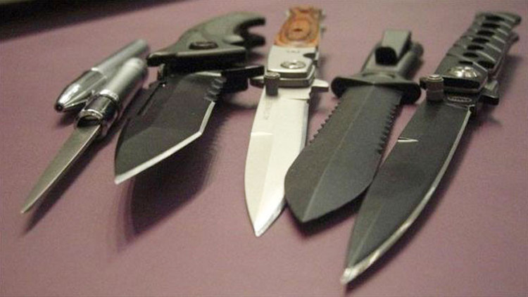 En küçüğü 4 yaşında: Okuldaki aramalarda bin 144 öğrencide bıçak bulundu