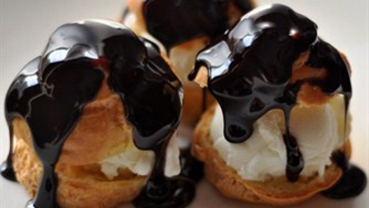 Damaklarınızı şenlendirecek profiterol tarifi