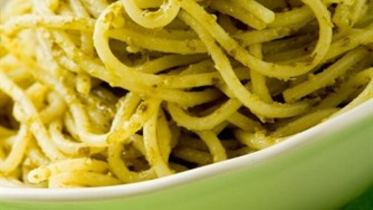 Pesto soslu spagetti