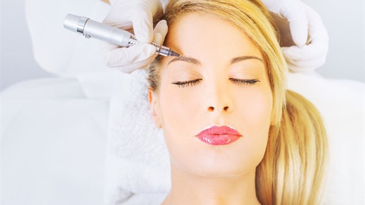 Kalıcı Makyajla Kalıcı Güzellik