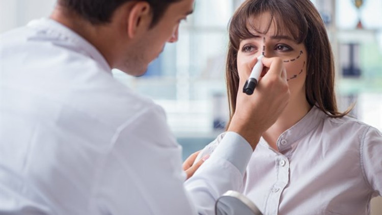 Güzellikte Yeni Trend: Yüze Bütünsel Dokunuş Güzellikte Yeni Trend: Yüze Bütünsel Dokunuş