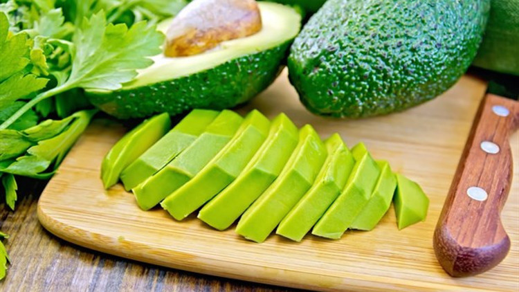 Avokadolu Yüz Maskesi Nasıl Hazırlanır Avokadolu Yüz Maskesi Nasıl Hazırlanır