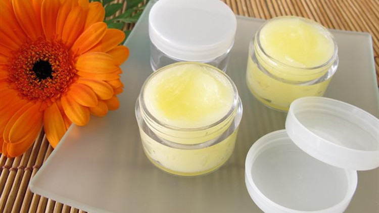 Ev Yapımı Dudak Nemlendiricisi Tarifi