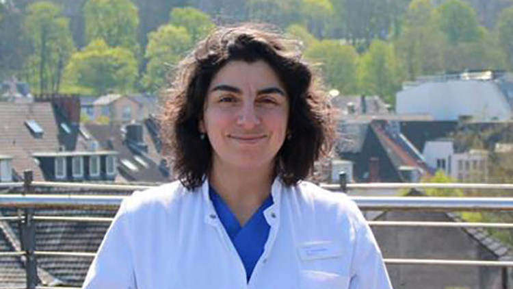 Almanya’da ‘yılın doktoru ödülü’ Dilek Gürsoy’un...