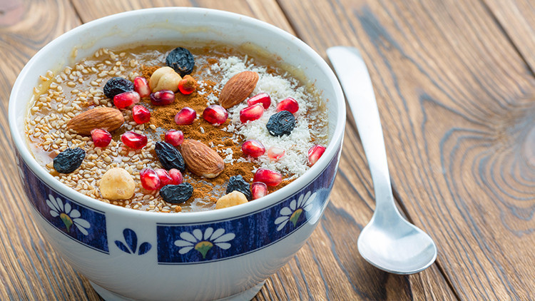 Bir Kasesi 350 Kalori: 3 Dilim Ekmek ve 1 Porsiyon Meyveye Eş Değer Bir Kasesi 350 Kalori: 3 Dilim Ekmek ve 1 Porsiyon Meyveye Eş Değer