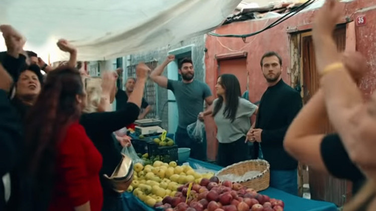 Çukur yeni bölüm fragmanı yayınlandı.. Yamaç mahallede böyle karşılandı Çukur yeni bölüm fragmanı yayınlandı.. Yamaç mahallede böyle karşılandı