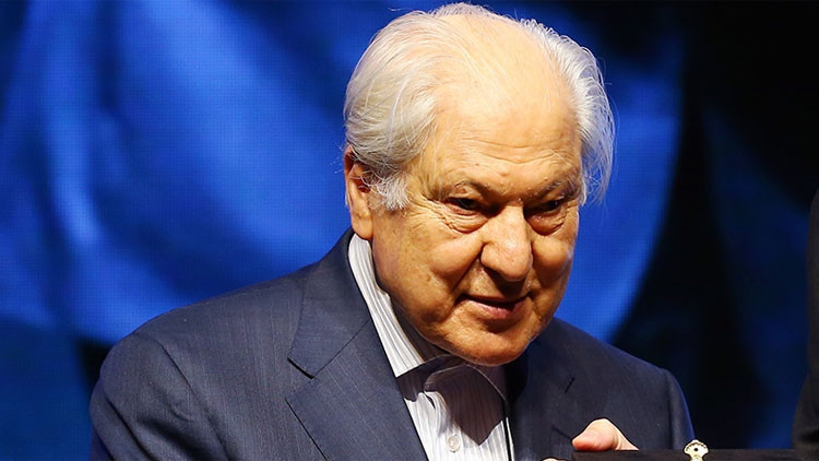 Yazar Nuri Pakdil hayatını kaybetti