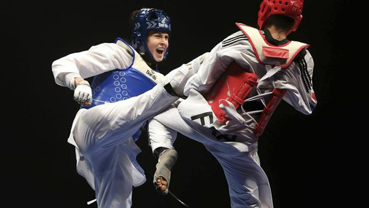 Altın kızlardan olimpiyat tekmesi