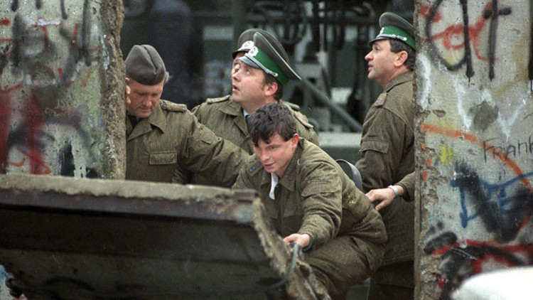 Yeni duvarları yıkalım