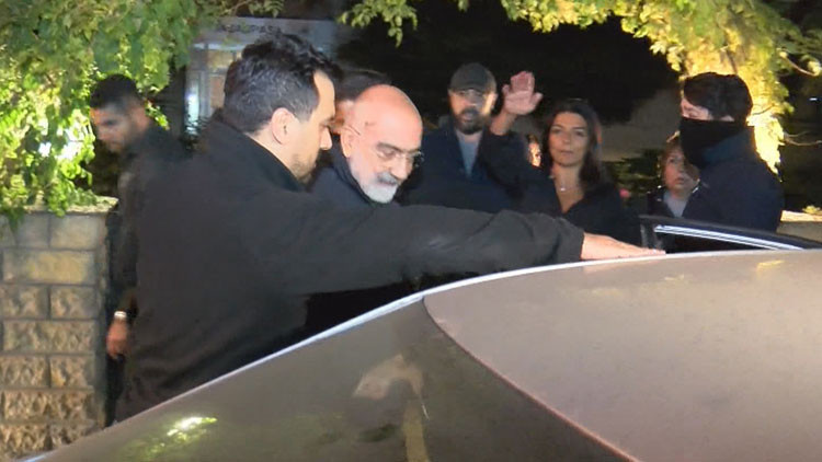 Son dakika... Ahmet Altan gözaltına alındı