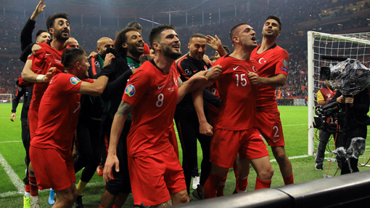 A Milli Futbol Takımımız 578. maçında 96 yıllık tarihimizde...