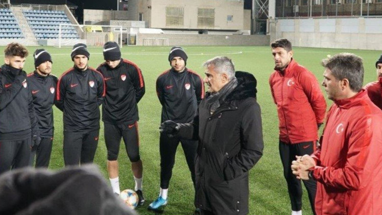 Şenol Güneşten, Ümit Milli Takımına destek Şenol Güneşten, Ümit Milli Takımına destek