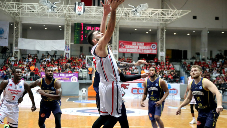 Bahçeşehir grubu galibiyetle tamamladı