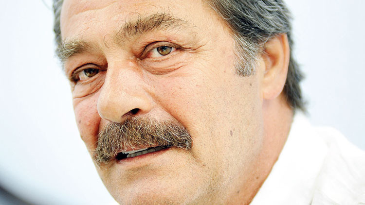 Kadir İnanır: Depreme otelde uyurken yakalandım