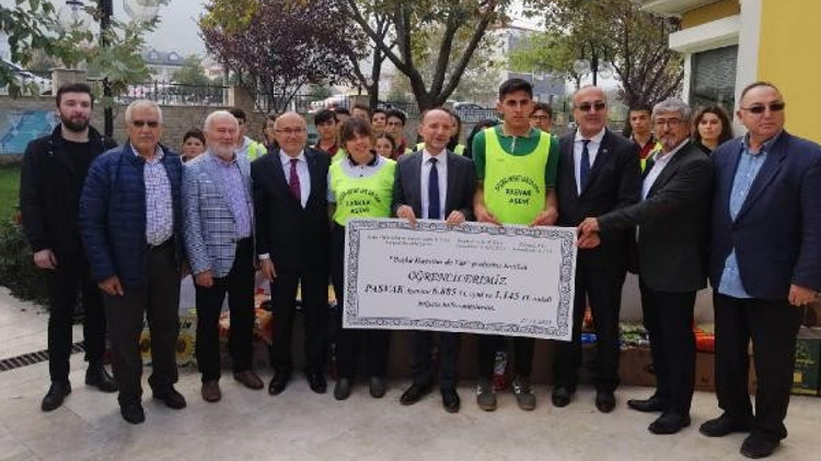 Öğrenciler harçlıklarını aşevine bağışladı