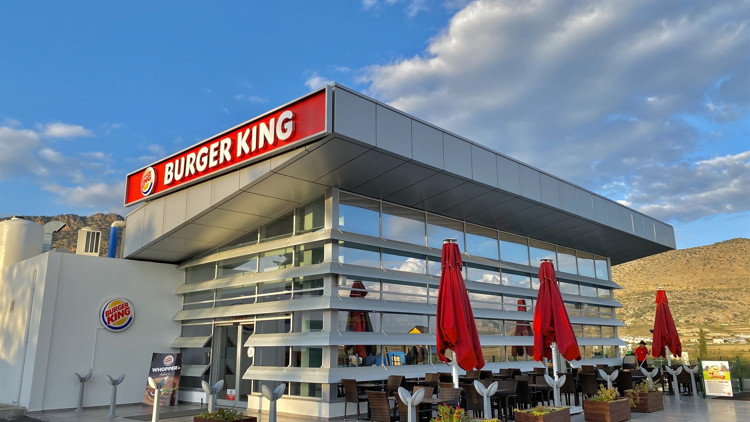 ABDli fast-food devi KKTCde Rum ambargosunu deldi