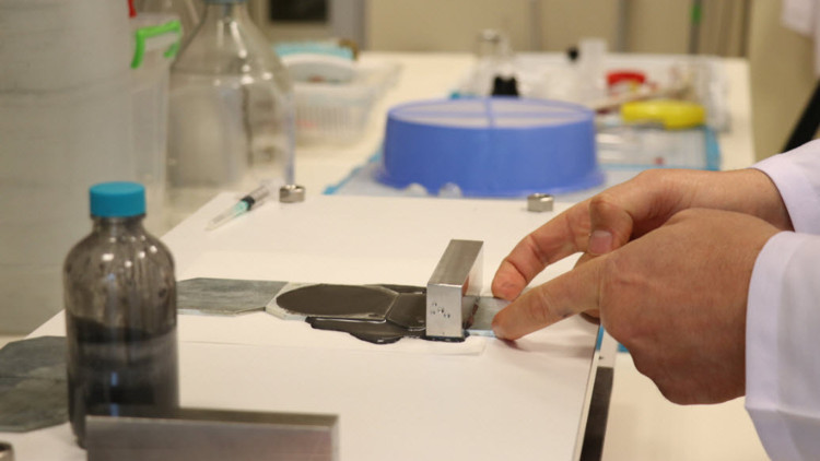 Yol çizgi boyalarının ömrü grafen teknolojisiyle artacak Yol çizgi boyalarının ömrü grafen teknolojisiyle artacak