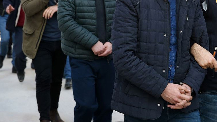 Yasa dışı bahis çetesine operasyon Çok sayıda gözaltı var… Yasa dışı bahis çetesine operasyon Çok sayıda gözaltı var…