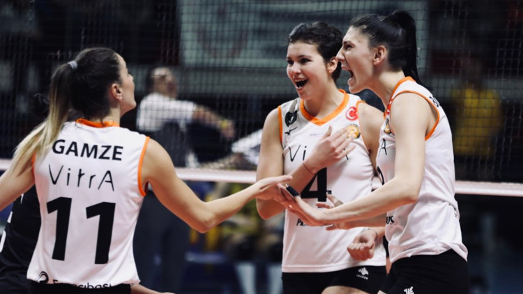 Eczacıbaşı VitrA, CEV Kadınlar Şampiyonlar Liginde Polonya deplasmanında