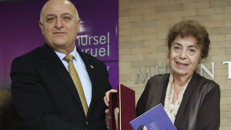 Mersin Kenti Edebiyat Ödülü Nursel Duruelin