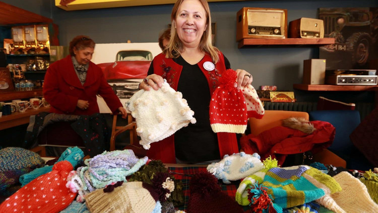 Çocuklara Bir İlmek Bin Yürek