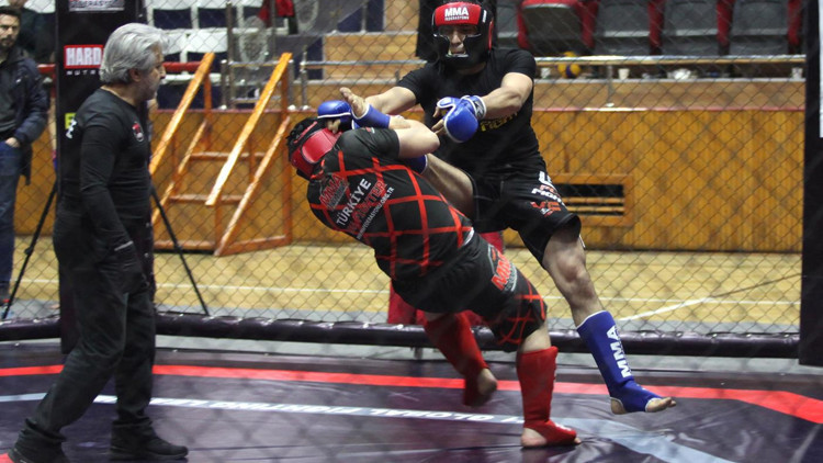 Kafeste mücadele Kafeste mücadele