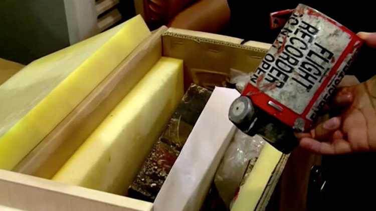 Son dakika: Ukrayna düşen uçağın kara kutusunu geri istedi Son dakika: Ukrayna düşen uçağın kara kutusunu geri istedi