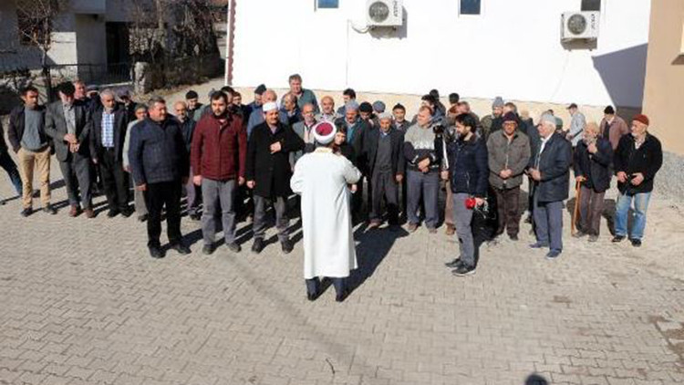 Tokatta köylüler kar duasına çıktı