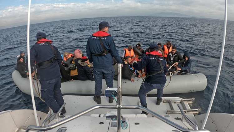 Düzensiz göçte ilk sırada Afganlar var Düzensiz göçte ilk sırada Afganlar var