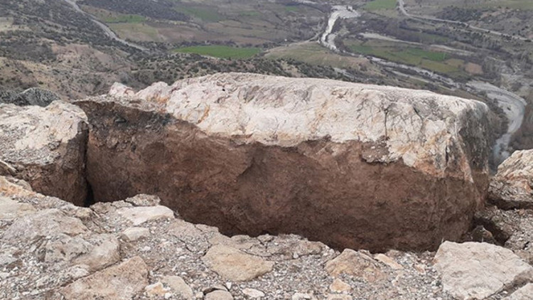 Adıyamanda hasar oluşan Arsemia Ören Yeri ziyaretçilere kapatıldı Adıyamanda hasar oluşan Arsemia Ören Yeri ziyaretçilere kapatıldı