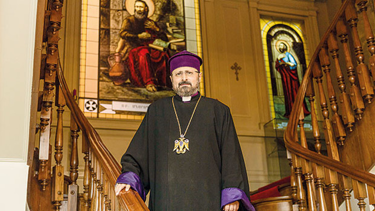 82 milyonluk denizde eriyen  buzdağı gibiyiz