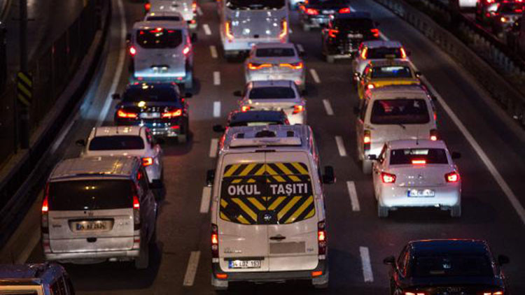 İstanbul trafiğinde yarı yıl tatili dönüşü yoğunluk