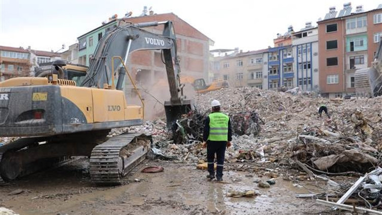 Son dakika haberler... Elazığda okulların açılma tarihi ertelendi
