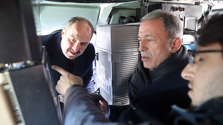 Bakanlar Hulusi Akar, Mustafa Varank ve MİT Başkanı Hakan Fidandan TÜBİTAKa sürpriz ziyaret Bakanlar Hulusi Akar, Mustafa Varank ve MİT Başkanı Hakan Fidandan TÜBİTAKa sürpriz ziyaret