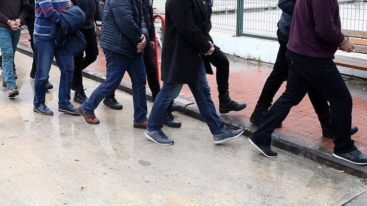 ‘Gemi adamı ve personeli aranıyor’ ilanı ile kandırdılar ‘Gemi adamı ve personeli aranıyor’ ilanı ile kandırdılar