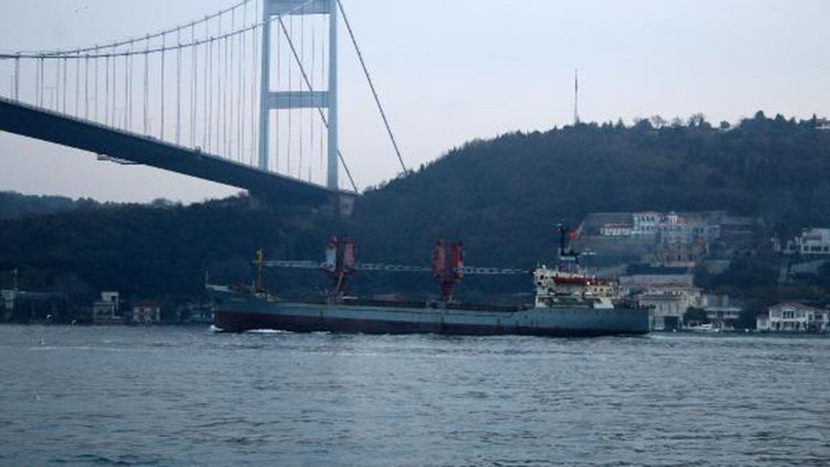 Rus askeri kargo gemisi Boğazdan geçti