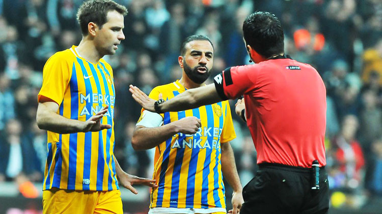 Son Dakika | Ankaragücünden Beşiktaş maçı sonrası hakem isyanı Son Dakika | Ankaragücünden Beşiktaş maçı sonrası hakem isyanı