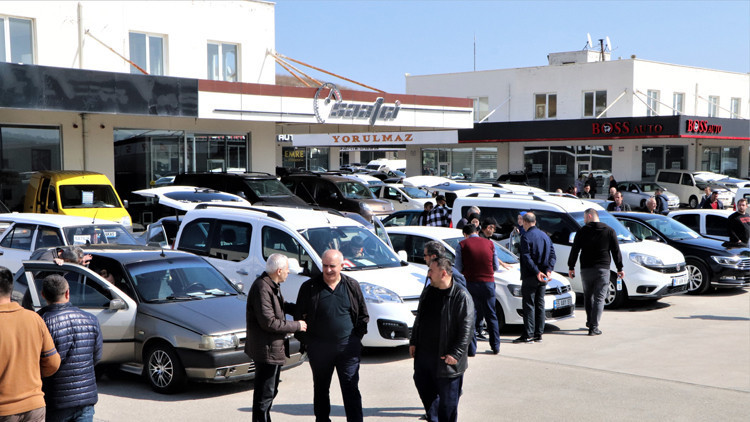 İkinci el araba fiyatlarında baş döndüren artış