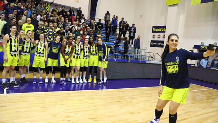 Fenerbahçe seride öne geçti Fenerbahçe seride öne geçti