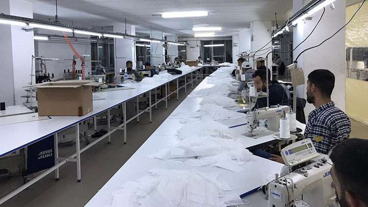 Esenyurt’ta kaçak medikal maske ve tulum operasyonu Esenyurt’ta kaçak medikal maske ve tulum operasyonu