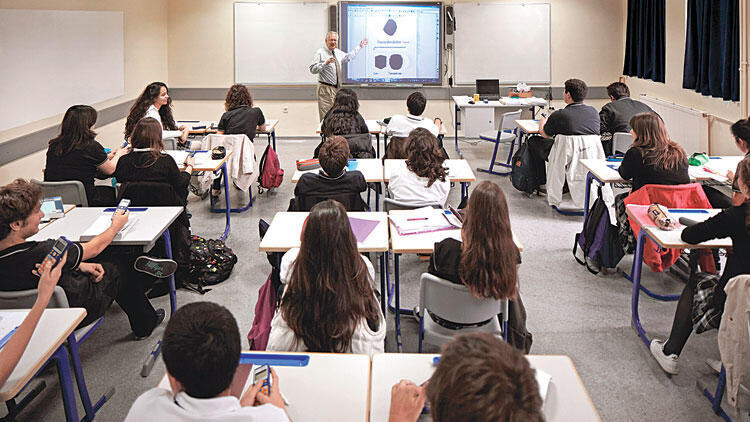 Özel okulda ücret tartışması