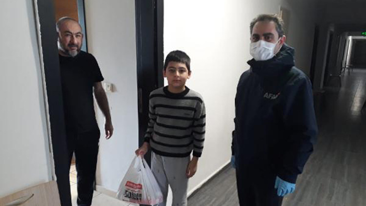 Annem bana çiğ köfte yapardı diyen karantinadaki Muhammede sürpriz