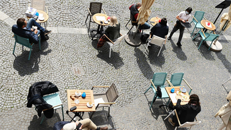 Restoranlar faaliyete başladı